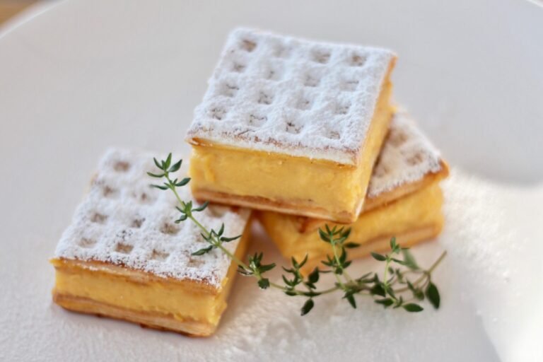 vanilla custard slice dessert